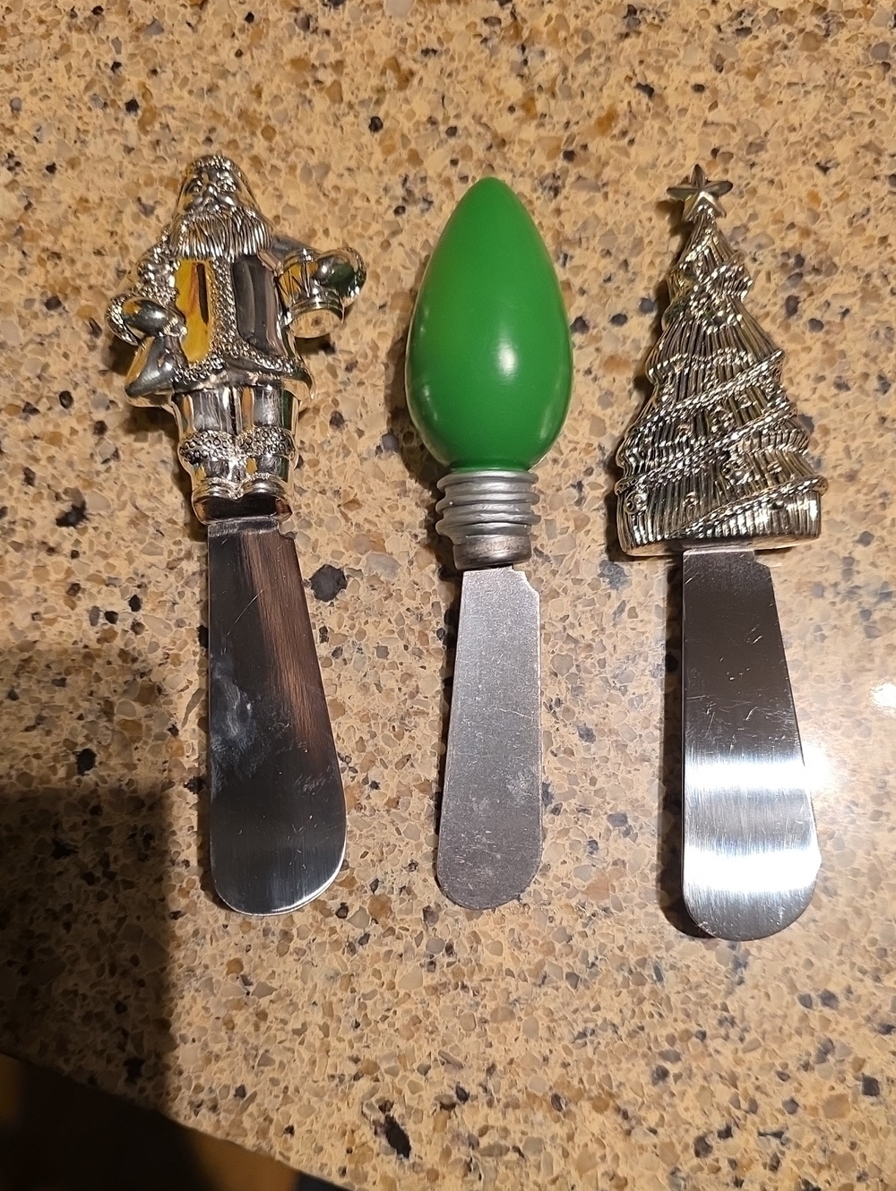 Festive Holiday Spreader Set - Green & Silver